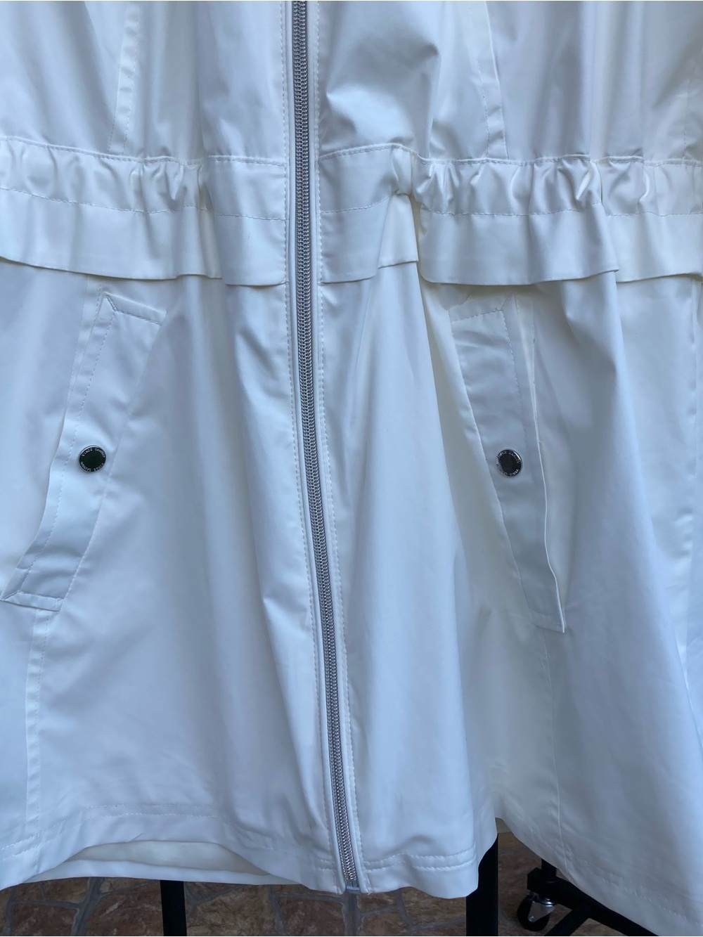 Vince Camuto White Hooded Utility Jacket Medium Lightweight Coastal Luxury - Picture 6 of 9